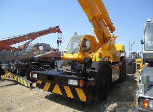 Кран самоходный Kobelco RK250-3.